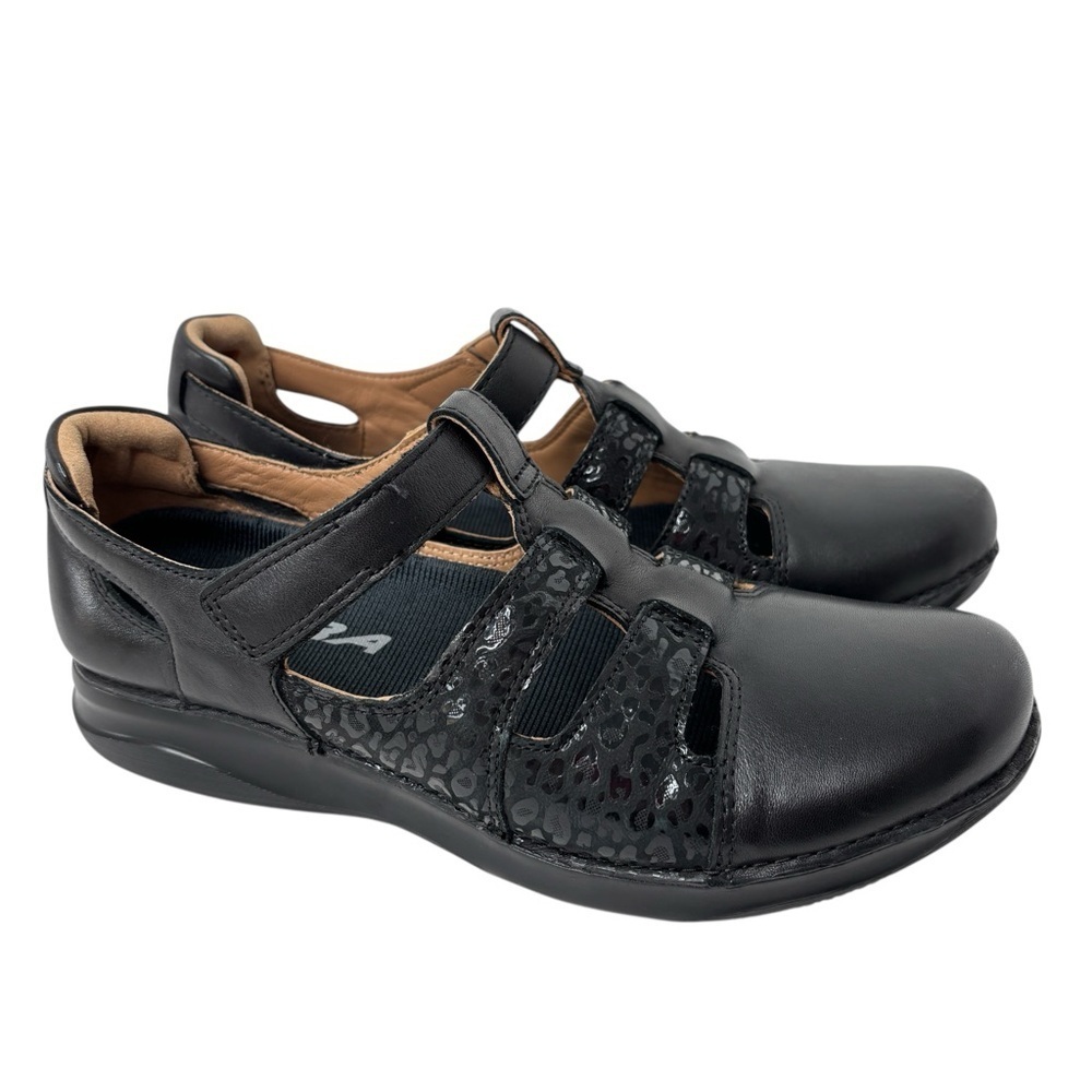 Clarks Appley Strap Black Leather Womens Comfort Shoe Sz 8.5 M T-Strap Mary Jane
